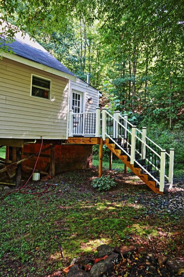 Our Private Wooded Cabin Chatham Eksteriør bilde